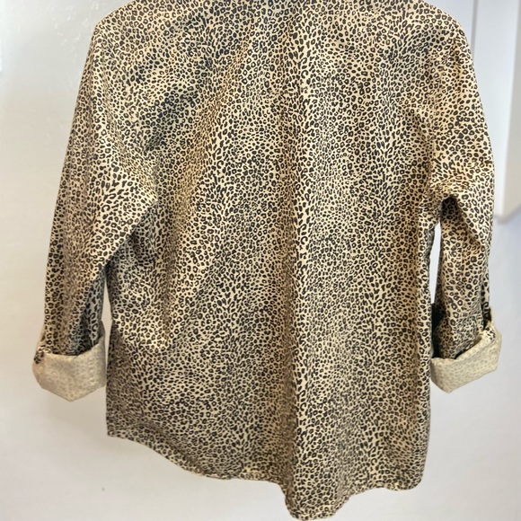 Liz Claiborne Cheetah Button Shirt | Size Medium - Picture 4 of 6
